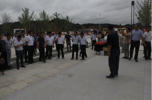 喜迎十九大,身邊看變化——我市干部賢內助、鄉鎮街道負責人參觀高鐵商務區